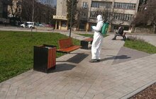 Фото 31: Комунальні служби дезінфікують місто: миють вулиці, тротуари, зупинки транспорту, сходові клітки будинків