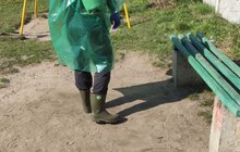 Фото 14: На території Львова проводять миття і дезінфекцію дитячих майданчиків