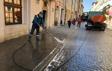 Фото 4: Сьогодні на вулицях Львова працюватимуть порохотяги, а з п’ятниці повторно митимуть вулиці