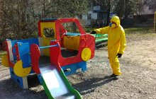 Фото 11: Комунальні служби продовжують миття міста