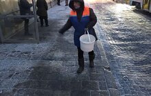 Фото 7: Мерія просить усіх учасників дорожнього руху бути максимально обережними через ожеледицю