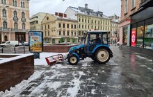 Фото 53: На вулицях Львова працює більше 50 одиниць снігоприбиральної техніки