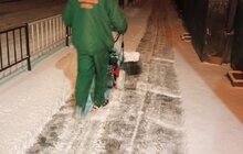 Фото 42: Для посипання доріг від ожеледиці минулої доби використано 527 м3 піскосуміші та 186 м3 солі