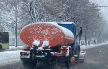 Фото 23: Комунальна техніка і двірники працюють на вулицях міста