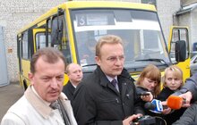 Фото 12: У Львові громадський транспорт облаштовують пристроями навігації. 