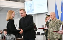 Фото 10: У Львові 29 захисників посмертно нагородили «Почесним знаком Святого Юрія» за оборону України (фото) 