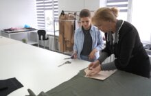 Фото 4: Переселенка після безкоштовного навчання шиє весільні плаття для українського бренду (фото/відео)