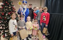 Фото 4: Місто подарувало дітям, які потребують найбільше, подарунки від святого Миколая