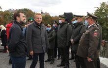 Фото 10: На Меморіалі Героїв Небесної Сотні вояки братства ветеранів УПА підняли національний стяг
