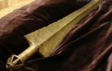 Фото 1: А.Садовий про експонати з виставки «Величні тисячоліття України»: «Ці речі унікальні, безцінні» 