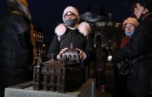 Фото 8: У Львові відкрили мініатюру Оперного театру із шрифтом Брайля