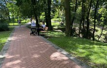 Фото 5: Столи та лавки у парках Львова: в місті триває облаштування вуличних меблів