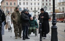 Фото 2: У Львові запустили безкоштовні екскурсії для військових, що лікуються у місті (відео)