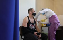Фото 2: Всі охочі мають змогу прийти на вакцинацію в міську Ратушу