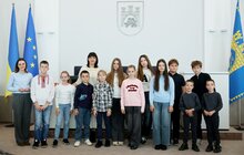 Фото 2: У Львівській ратуші нагородили дітей, які намалювали малюнки для захисників і захисниць України