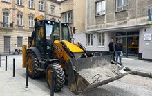 Фото 3: Перед відкриттям прибрали весь пісок і помили дорогу: на вул. Ференца Ліста завершили ремонт (відео)