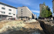 Фото 7: Реконструкція вул. Залізничної: на перехресті з вул. Ясною облаштовують кільцевий рух