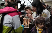 Фото 2: До Львова привезли Вифлеємський вогонь миру