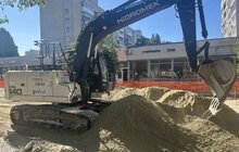 Фото 2: На вул. Мазепи триває реконструкція: зараз облаштовують основу під нові хідники
