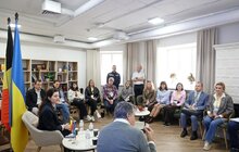 Фото 3: Транспорт, генератори та медичні засоби для міських служб: мер Мехелена вшосте у Львові