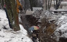 Фото 2: На вул. Симоненка ремонтні бригади Львівтеплоенерго проводять заміну теплової мережі