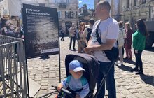 Фото 2: «Мам, я в безпеці»: у Львові відкрили фотовиставку про жінок, які рятували дітей від російських обстрілів