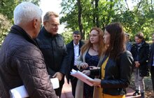 Фото 26: У парку ім. Івана Франка продовжують облаштовувати другу за важливістю доріжку за унікальною методикою