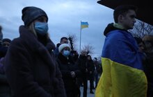 Фото 9: У Львові на Меморіалі пам’яті Героїв Небесної Сотні в небо зринули десятки світлових променів