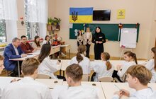 Фото 4: Цього року діти допомагали обирати переможців конкурсу «Успішний педагог»