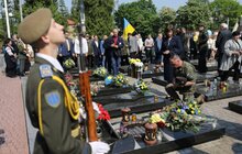 Фото 12: У Львові на Личакові вшанували Героїв України