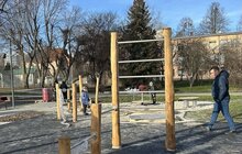 Фото 5: У 3D-школі завершують облаштування благоустрою, а учні вже прикрашають ялинку