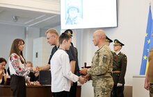Фото 4: До Дня Конституції у Львові 35 військових посмертно нагородили «Почесним знаком святого Юрія» (фото)