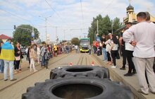 Фото 9: У Львові встановили новий рекорд із перетягування трамваїв Концерну «Електрон»
