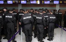 Фото 2: Військовослужбовці внутрішніх військ протестували аеропорт Львова