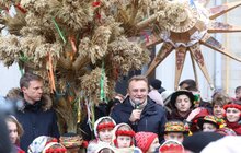 Фото 11: У переддень Різдва у Львові встановили Різдвяного Дідуха