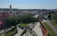 Фото 1: У День вшанування пам’яті захисників України у Львові урочисто підняли Державний Прапор на Меморіалі пам`яті Героїв Небесної Сотні