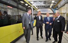 Фото 16: «Небагато є країн в світі, які здатні випускати такі трамваї», - А. Садовий