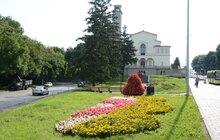 Фото 1: На Покровській площі встановлять велопарковки та питний фонтан
