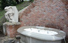 Фото 6: На «Криниці з левами» встановили відреставровані скульптури левів і запустили фонтан