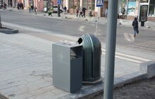 Фото 10: На пр Свободи облаштували 30 нових лавок та 15 урн