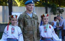 Фото 1: Сьогодні у Львові відбулися заходи з нагоди відзначення 25-ї річниці Дня Високомобільних десантних військ Збройних Сил України у 80-ій бригаді