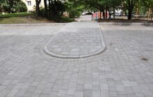 Фото 11: Планові ремонтні роботи внутрішніх дворів та хідників на Сихові тривають