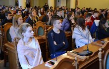 Фото 3: Мер Львова привітав цьогорічних стажувальників міської ради та вручив їм дипломи