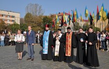 Фото 7: «Ми сьогодні вшановуємо не тільки ветеранів УПА, а й усіх Героїв нашої країни, які своїми тілами закрили нас і захистили», - А. Садовий