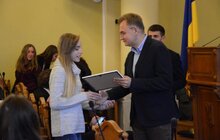 Фото 16: Мер Львова привітав цьогорічних стажувальників міської ради та вручив їм дипломи