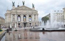 Фото 19: На площі перед Оперою облаштують «сухий» світломузичний фонтан
