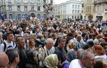 Фото 23: У Львові тисячі вірян попрощались з Блаженнішим Любомиром Гузаром