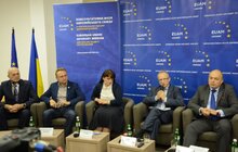 Фото 1: У Львові Голова Консультативної місії Європейського Союзу в Україні (КМЄС) представив команду львівського регіонального представництва КМЄС
