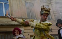 Фото 14: Карнавальною ходою у Львові розпочався «Золотий Лев на вулиці – 2017»