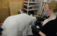 Фото 6: До Китайського нового року у Львові розмальовують 15 скульптур панд